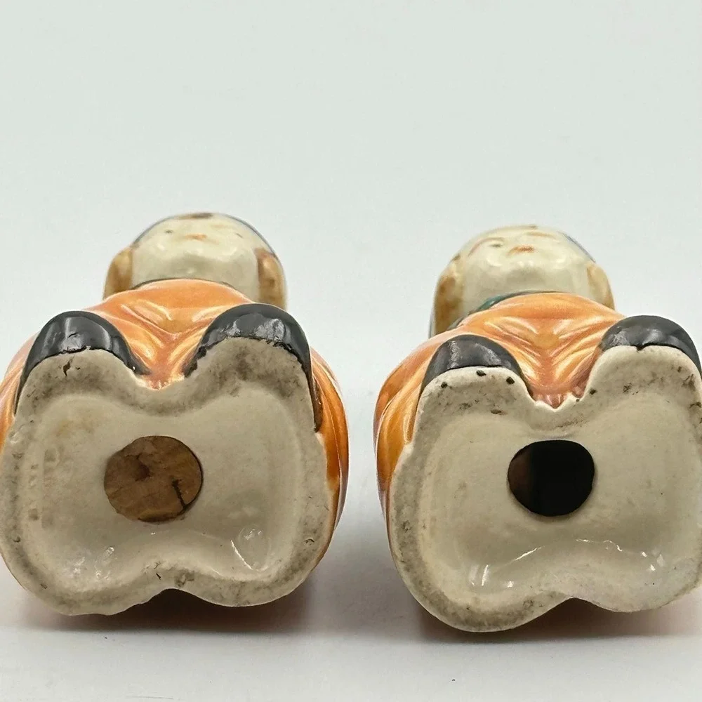 SP115-vintage Dutch boys, salt and pepper shakers‎